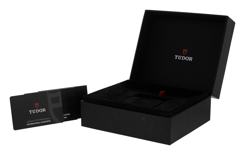 Tudor Black Bay Pro M79470-0001 Image 4